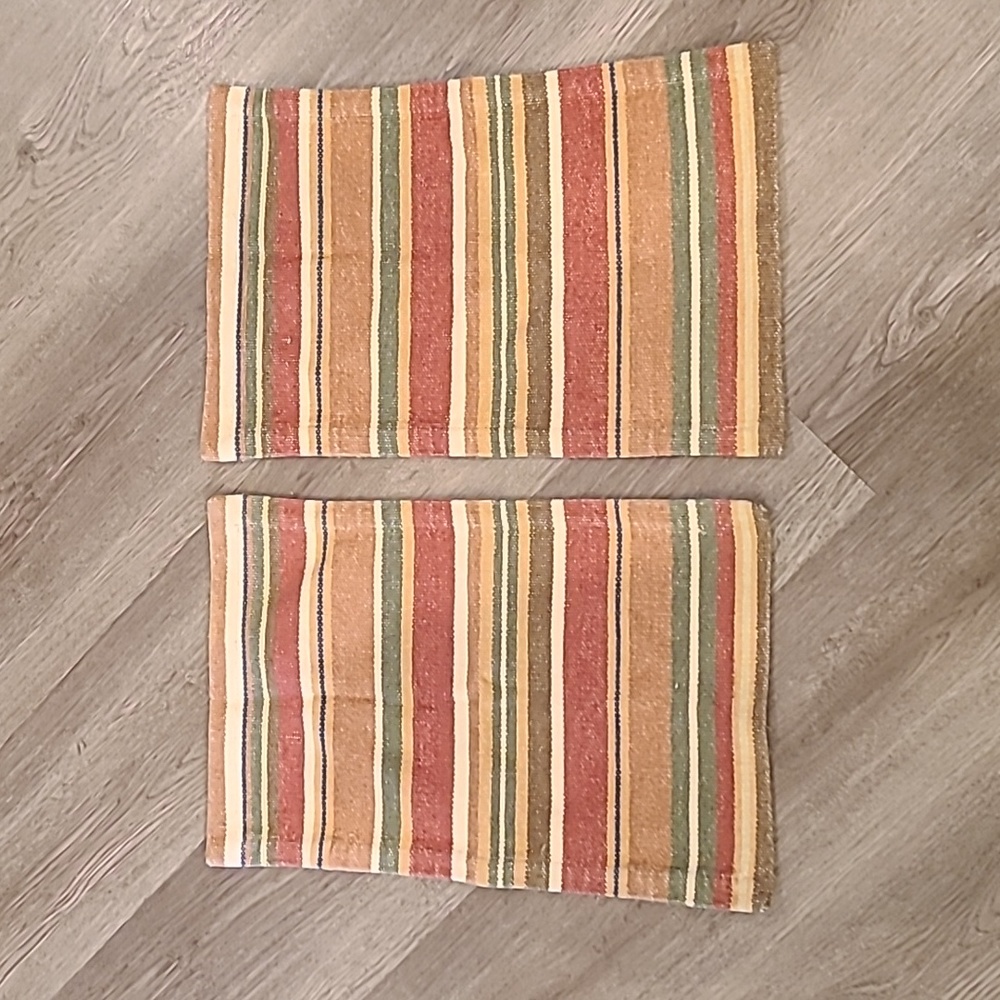 Pair striped placemats